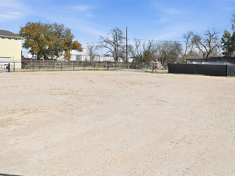 12123 West Dr — Photo 21