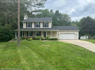 778 Hilberg St, Oxford, MI 48371