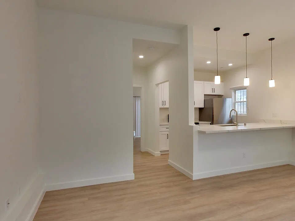 1301 La Playa St