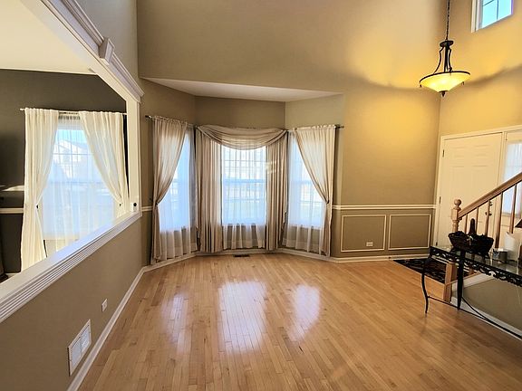 3rd image of 3331 Ronan Dr