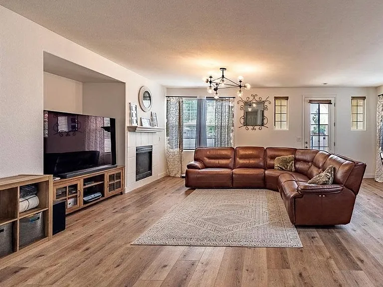 220 Candela Cir — Photo 5