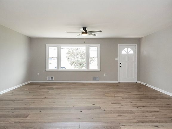 3rd image of 332 Emmett Ave