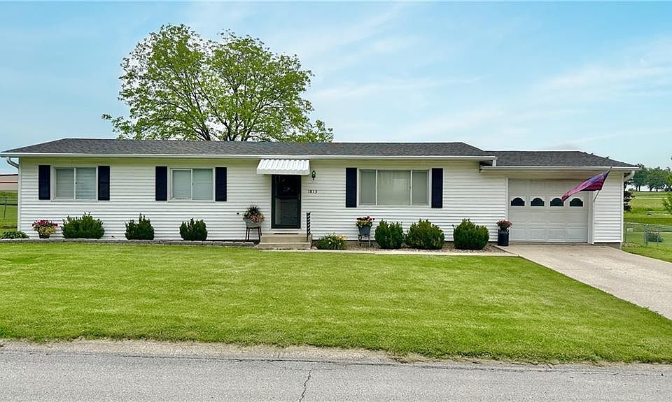 1st image of 1813 Eastview Dr