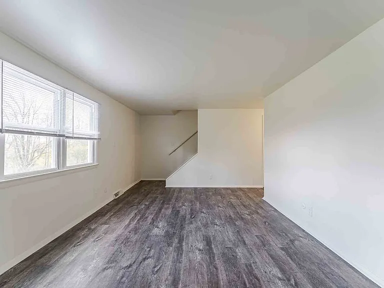 High Acres Apartments and Townhomes — Photo 12