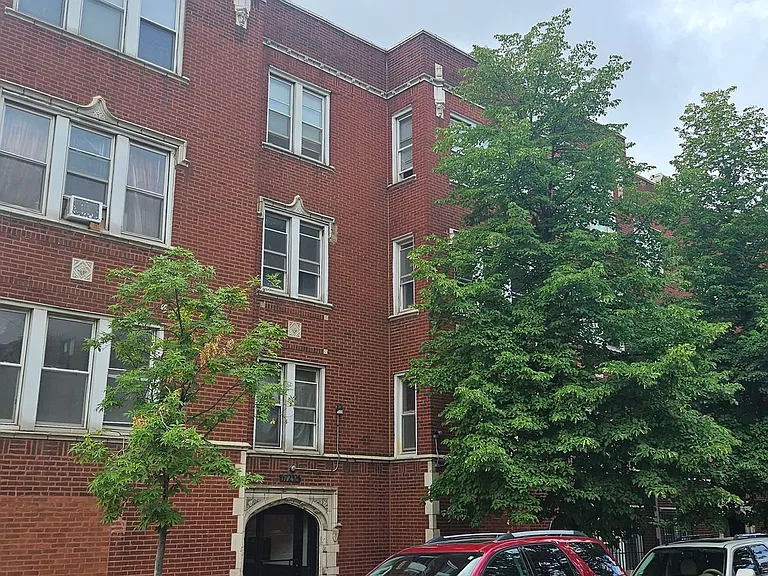 5735 W Washington — Photo 1