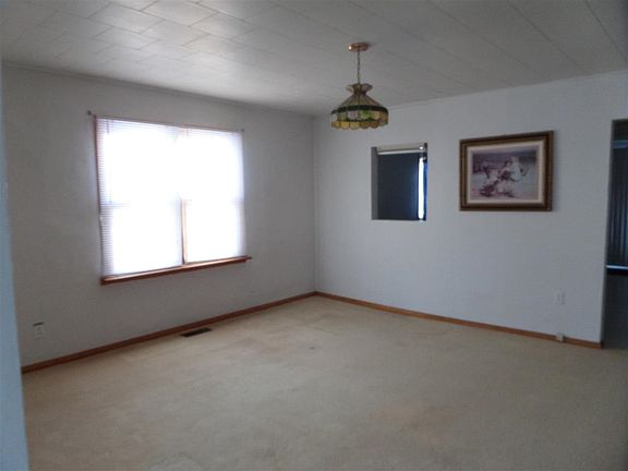 Or could be an Office and or Craft Room