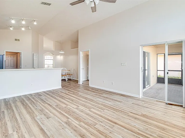 19756 Glen Elm Way — Photo 14