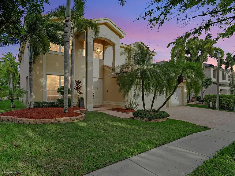 3181 SW 173rd Ter — Photo 9