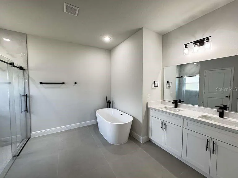 15096 SW 51st Ave — Photo 17