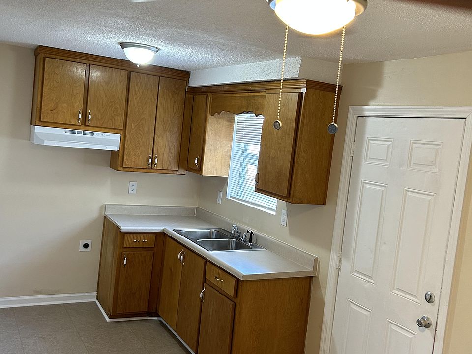 Town House For Rent