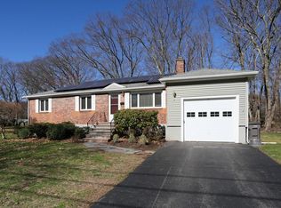 4 Laurie Ln, Framingham, MA 01701
