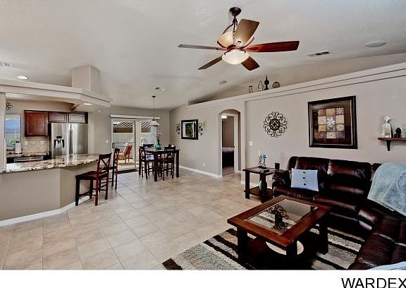 5th image of 1820 Emerald Dr