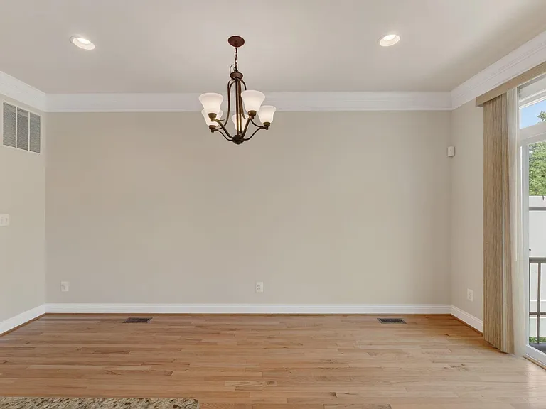 2942 Templehof Ct — Photo 24