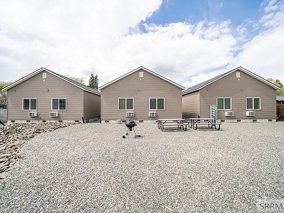 3rd image of 315 Riverfront Dr