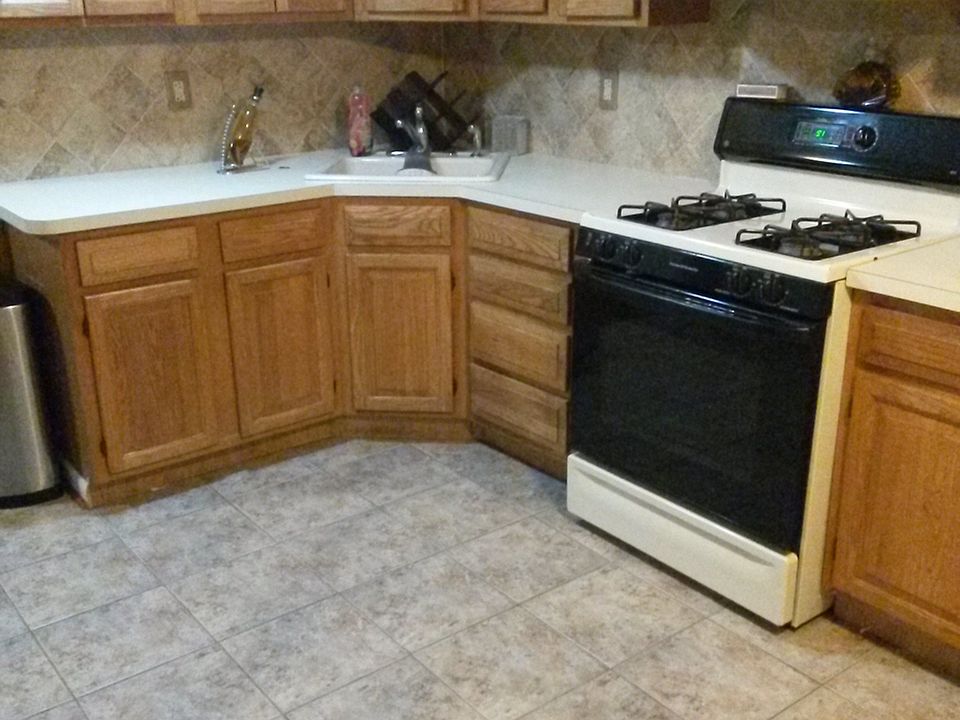 Modern Eat In Kitchen