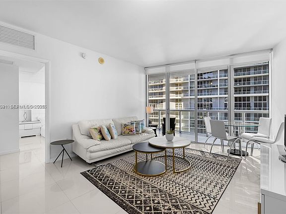 4th image of 495 Brickell Ave APT 2206