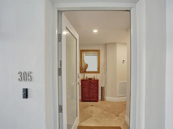 3050 NE 47th Court #305, Fort Lauderdale, FL 33308