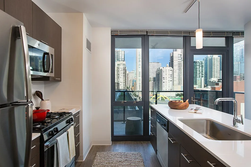 1 bed, 831 sqft, $3,365 — Photo 3