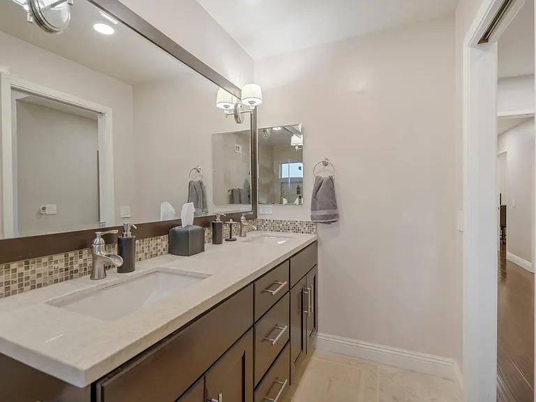 13103 Ireland Ln — Photo 29