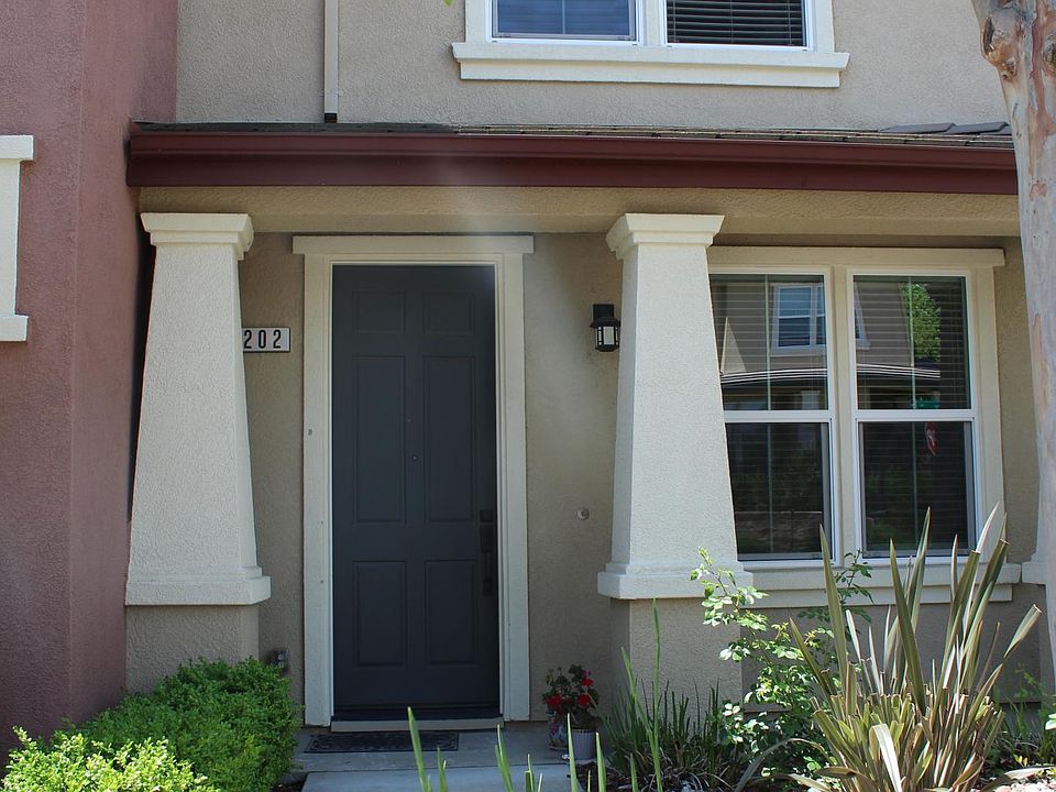 1st image of 202 Blossom Rock Ln