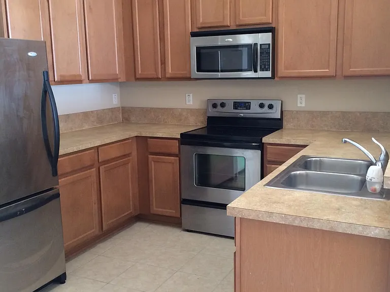 2200 Marsh Hawk Ln #412 — Photo 2