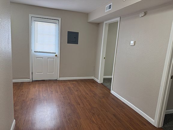 2nd image of 1019 N Centennial St
