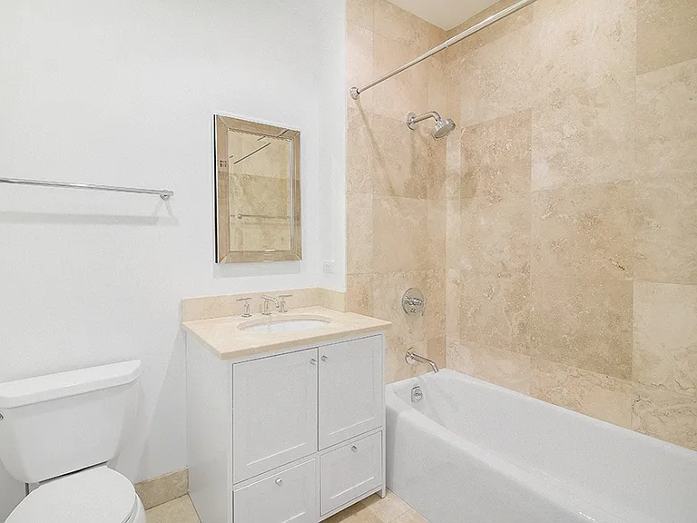 HIGHGROVE — Photo 40