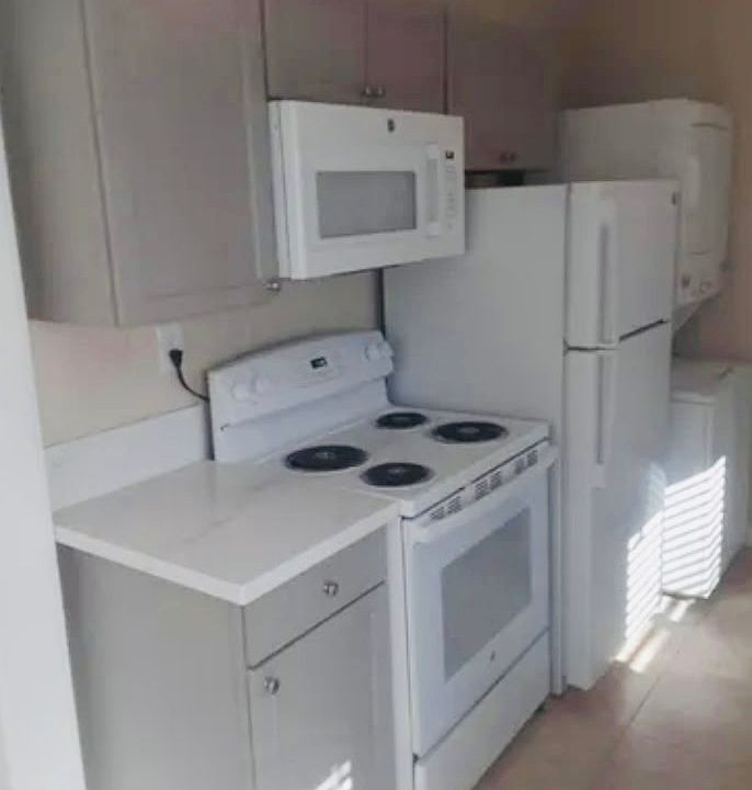 1st image of 6130-6130 Palm Ave