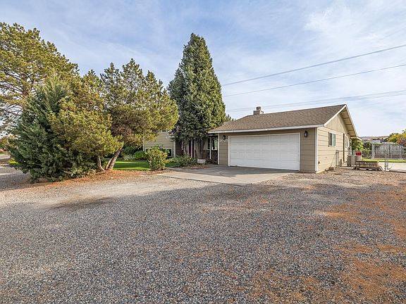 3rd image of 2025 W 22nd Ave