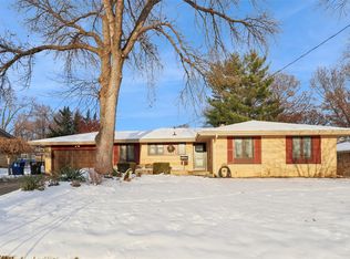 2725 Lynner Dr, Des Moines, IA 50310