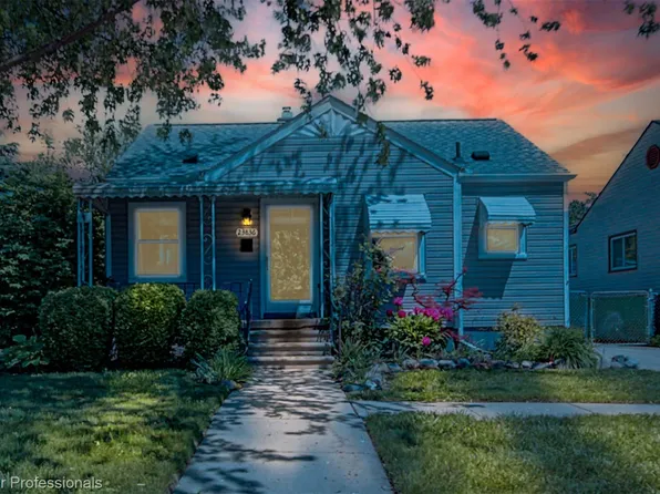 23836 Rosalind Ave, Eastpointe, MI 48021
