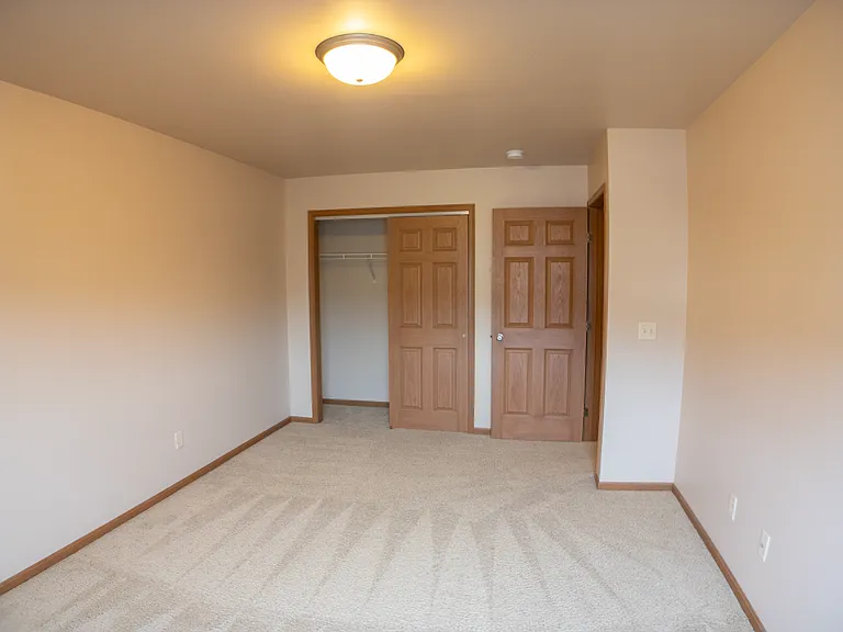 3913 Sterling Dr — Photo 9