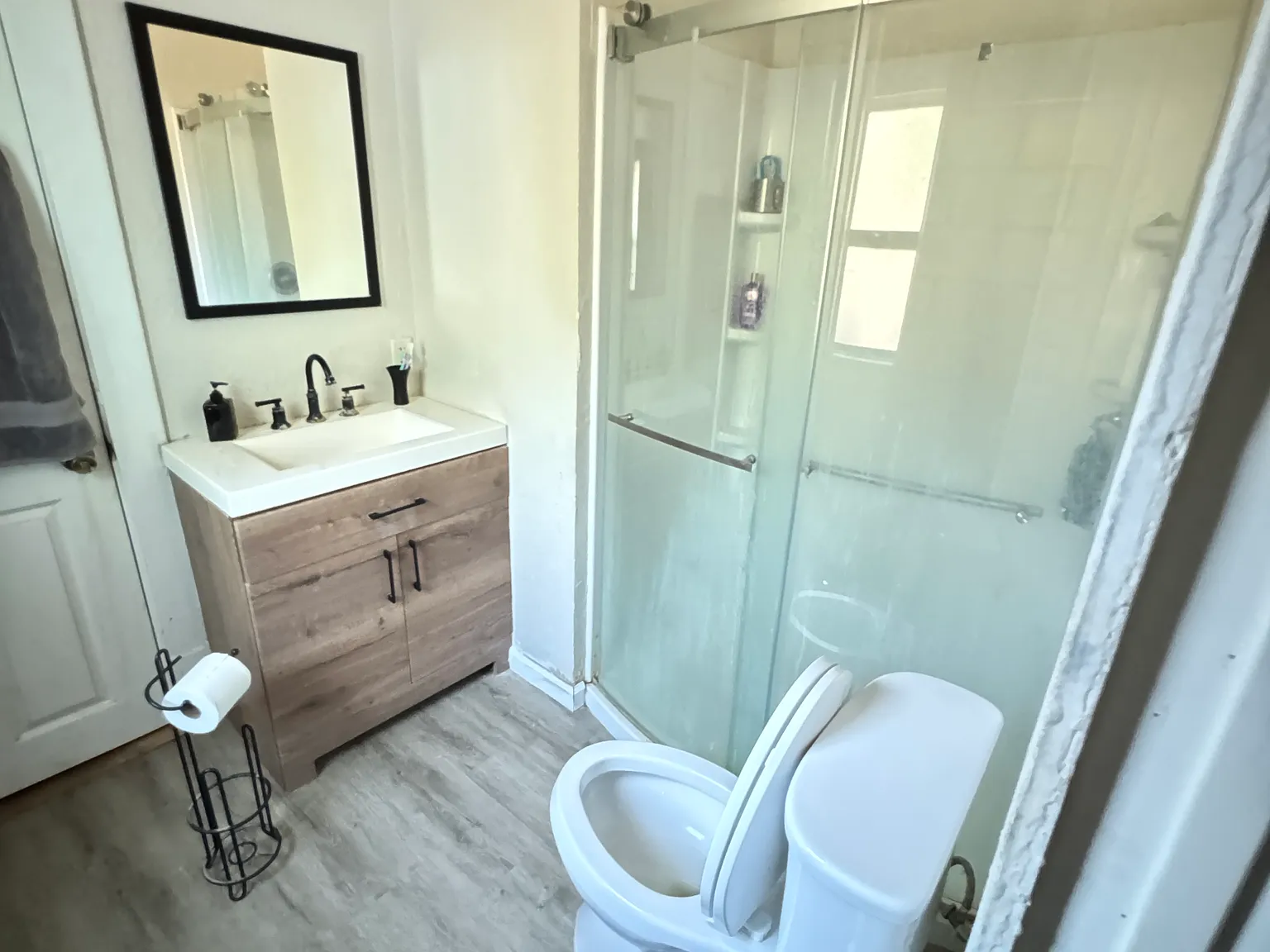 3 bed, 1.5 bath, $3,200 — Photo 1