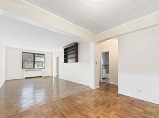 6433 99th St APT 6L, Rego Park, NY 11374