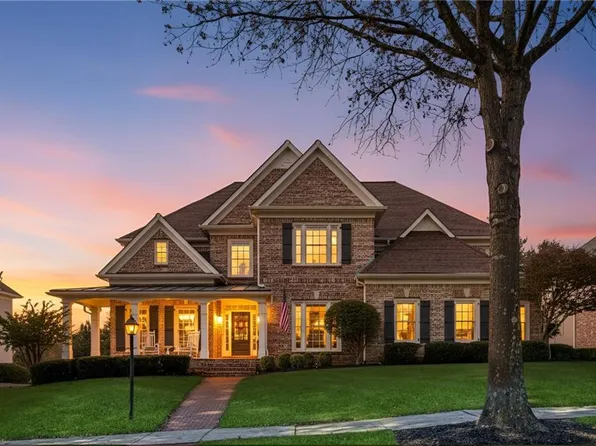 1043 Meadow Club Ct, Suwanee, GA 30024