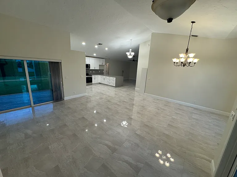 1327 Lake Breeze Dr — Photo 14