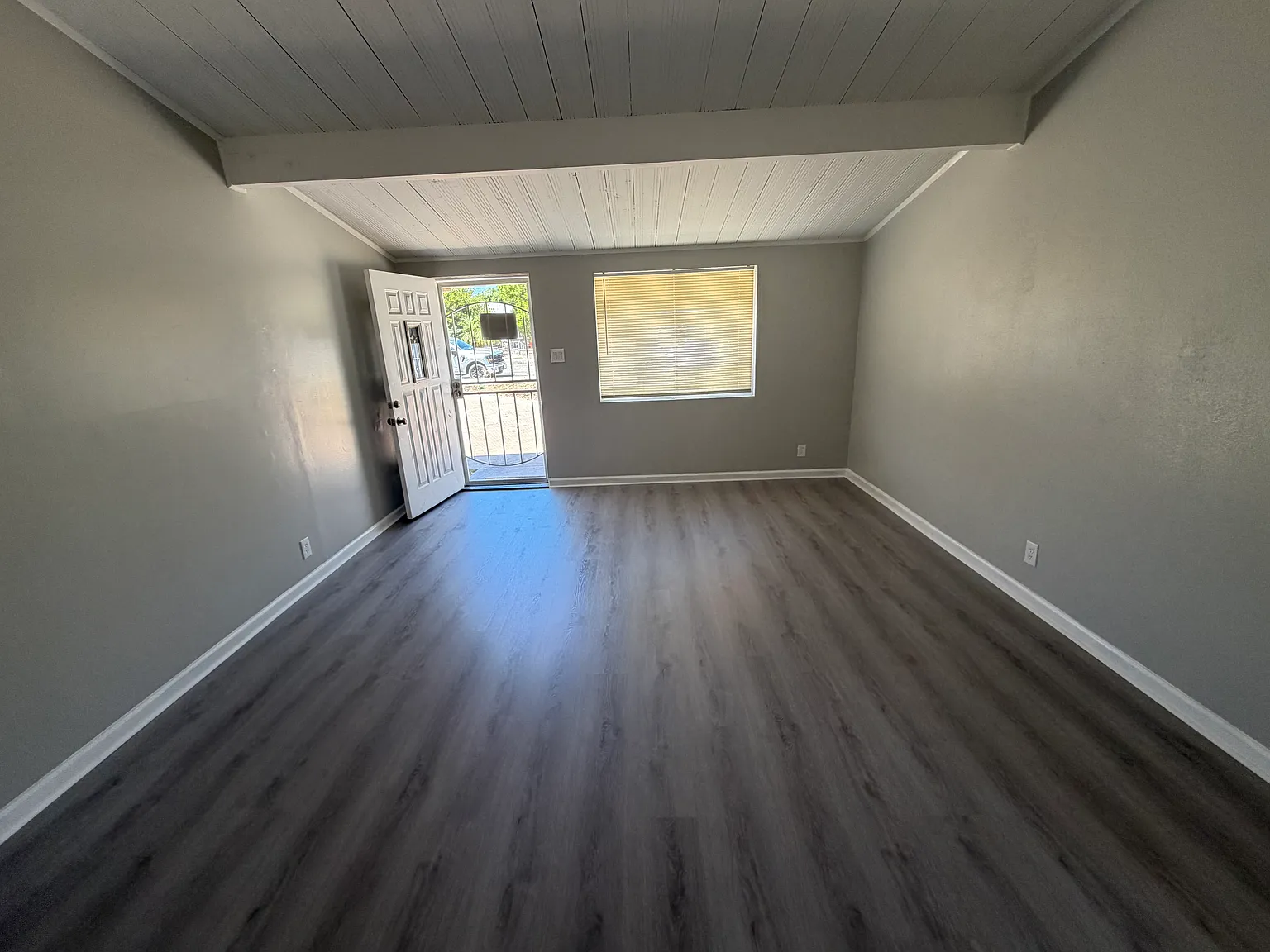 4 bed, 1118 sqft, $3,300 — Photo 4