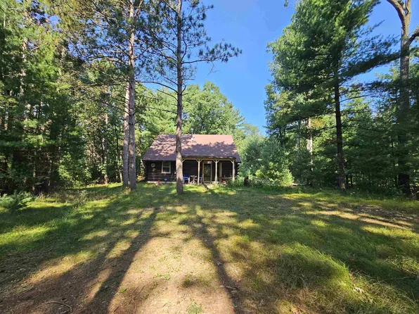 W12126 W Deer Path, Hancock, WI 54943