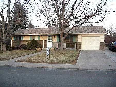 3 bed, 1323 sqft, $2,300 — Photo 4