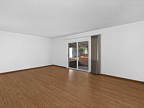 3rd image of 1195 Paxton Dr