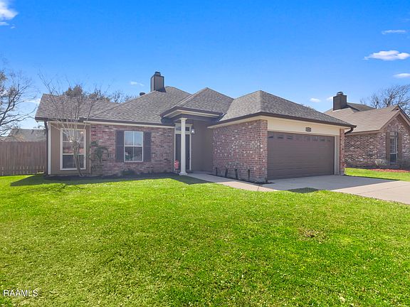 2nd image of 132 Windermere Cir