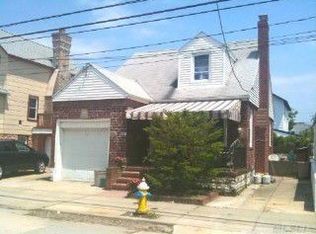 82 Parkside Dr, Point Lookout, NY 11569