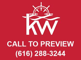 841 Glenwood St, Jenison, MI 49428