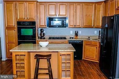 3rd image of 14652 Hawley Ln