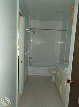Bath_Dual Entry.JPG