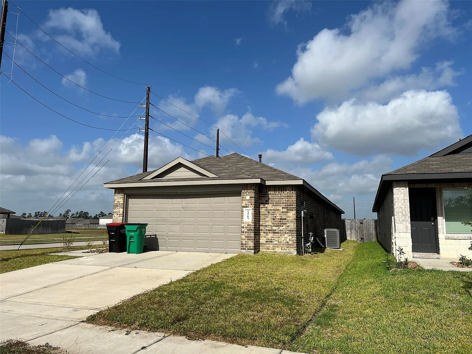 4 bed, 2.0 bath, 1762 sqft, $2,025 — Photo 4
