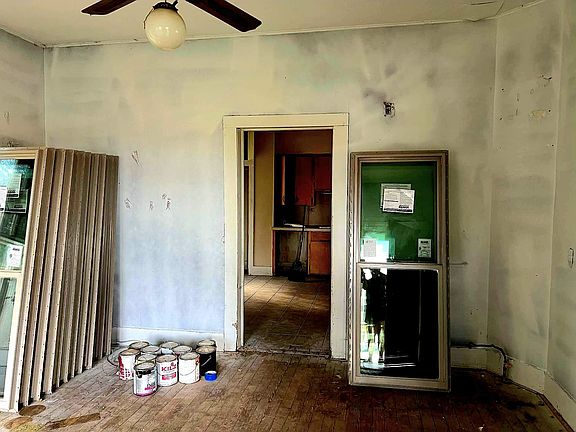 5th image of 104 Pine St