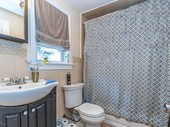 4th image of 35 Charles St #1