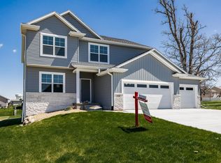 Lewis Plan, Heartland Heights, Cedar Rapids, IA 52404