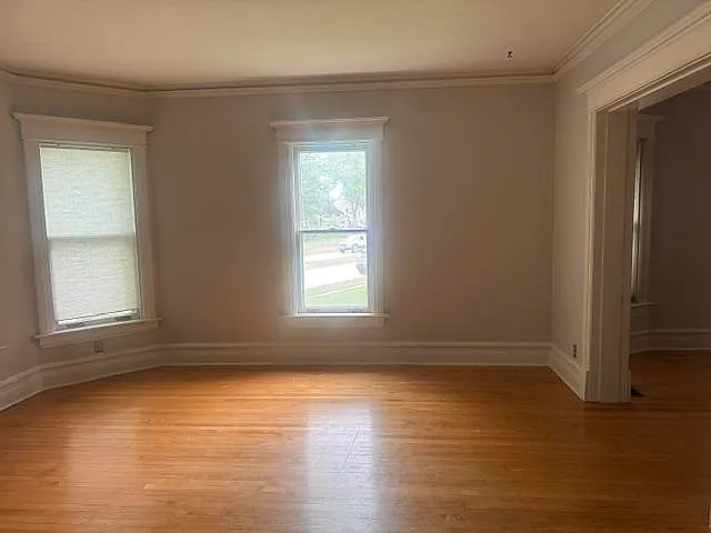 1030 Franklin Pl — Photo 3